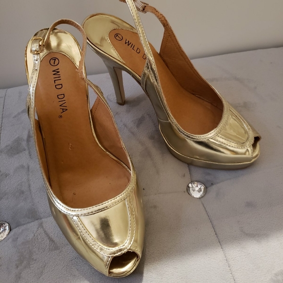 Gold peep-toe sling back pump - Picture 2 of 4